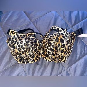 PINK “Date Push Up Bra” size 32B. 10/10 worn a few times.